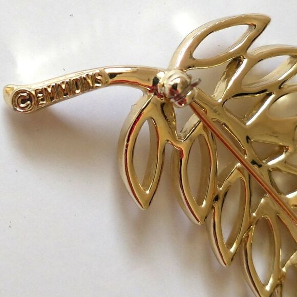 Estate EMMONS Feather Brooch Pin Open Work Leaf Filigree Blonde Gold Tone MCM - Picture 7 of 16